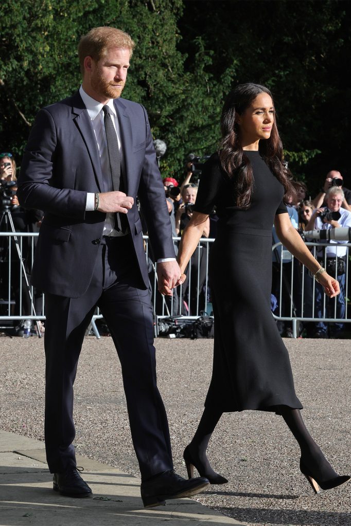 Prince Harry and Meghan Markle appear to be an hour late for their scheduled appearance at Windsor Castle, according to Daisy McAndrew.